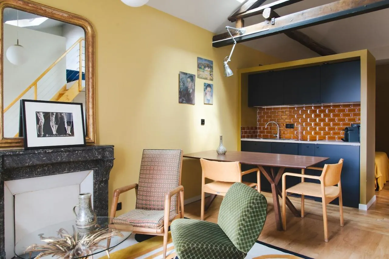 Le Grand Maulnes Bed & Breakfast Paris France