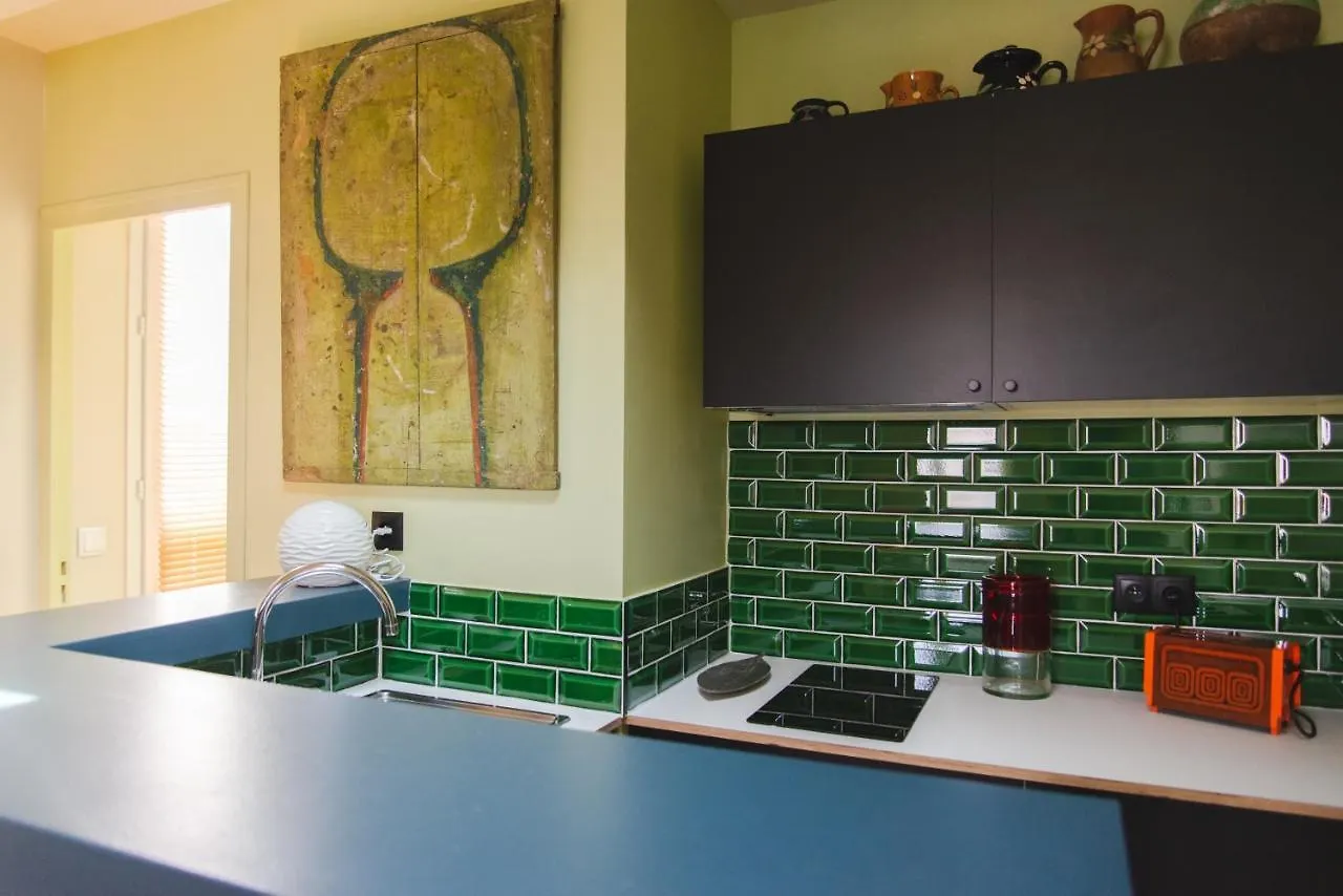 Le Grand Maulnes Bed & Breakfast Paris 0*,  France